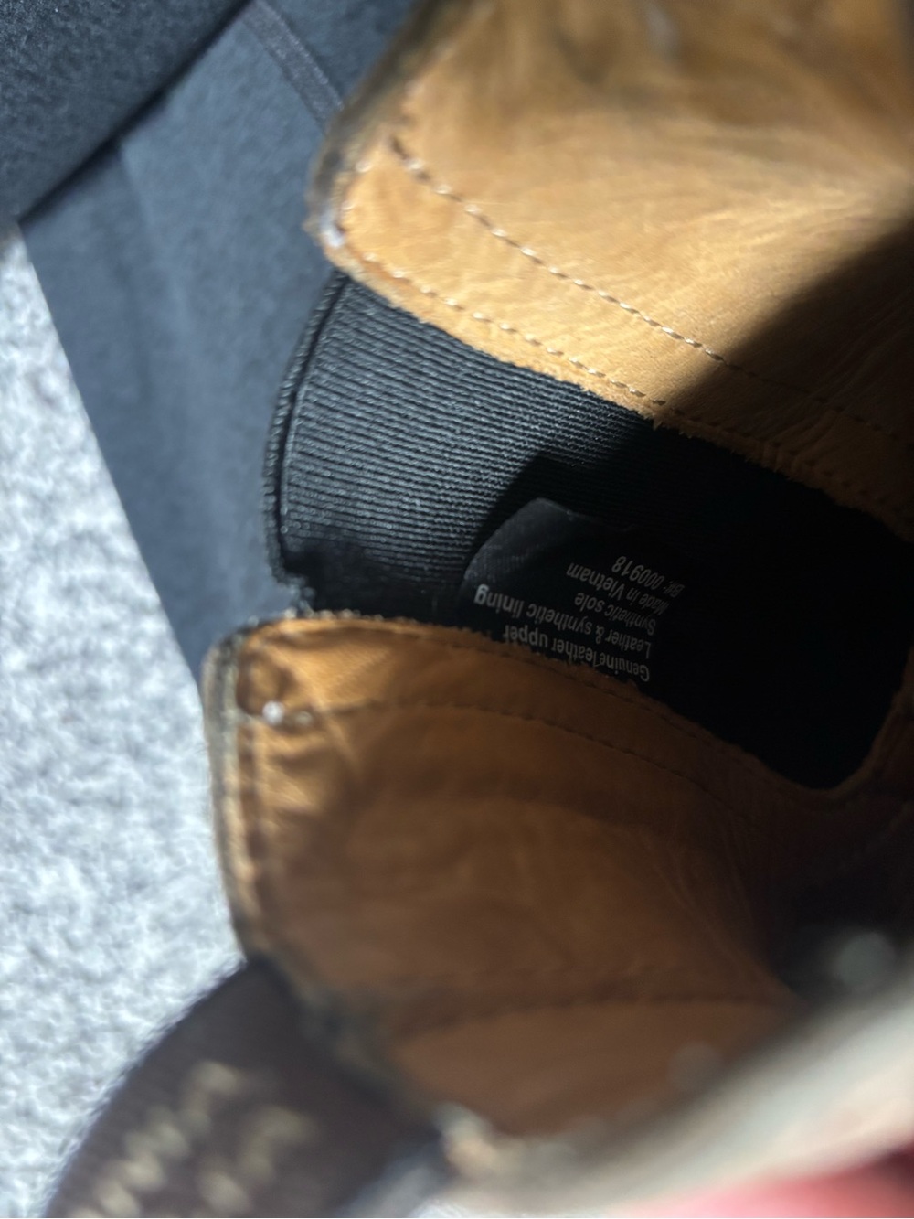 Blundstone Chukka Boots in Dark Brown Leather - Picture 8 of 8